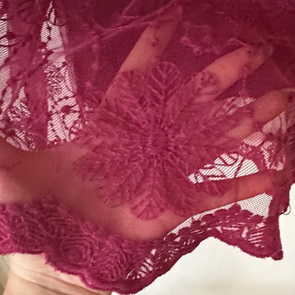ULTRA PINK | Lace Blouse in Deep Burgundy - Picture 7 of 14